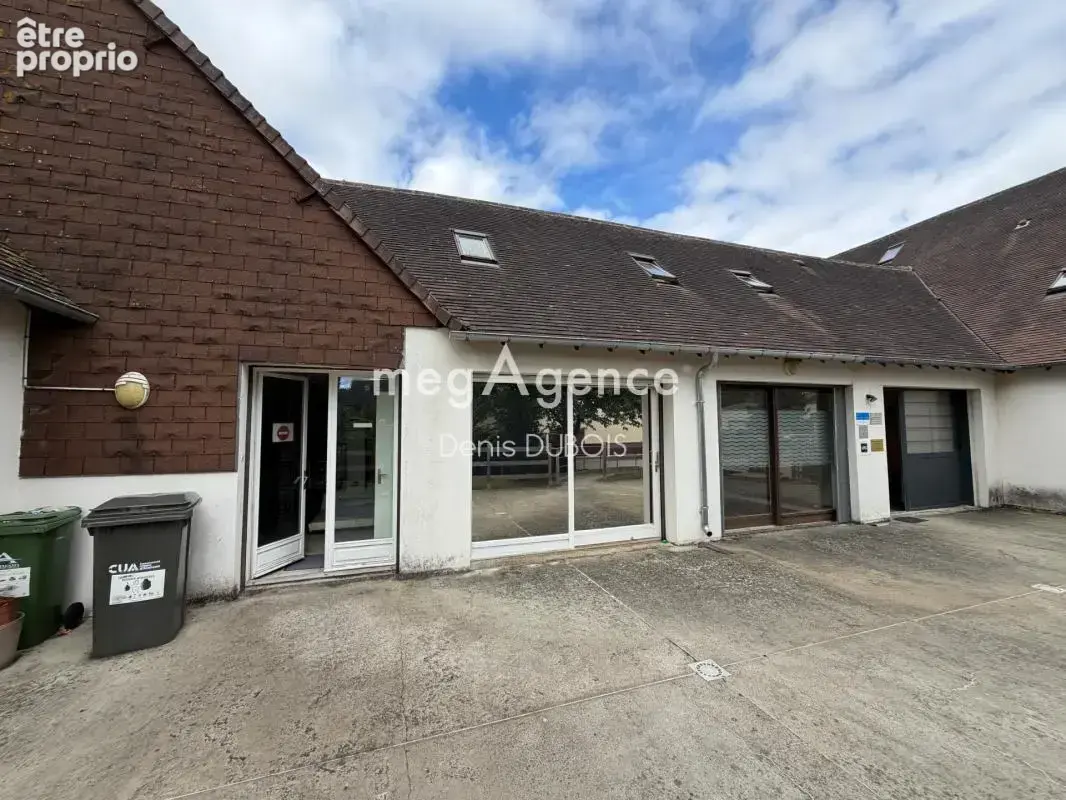 Locaux avec bureaux et garages - photo 3