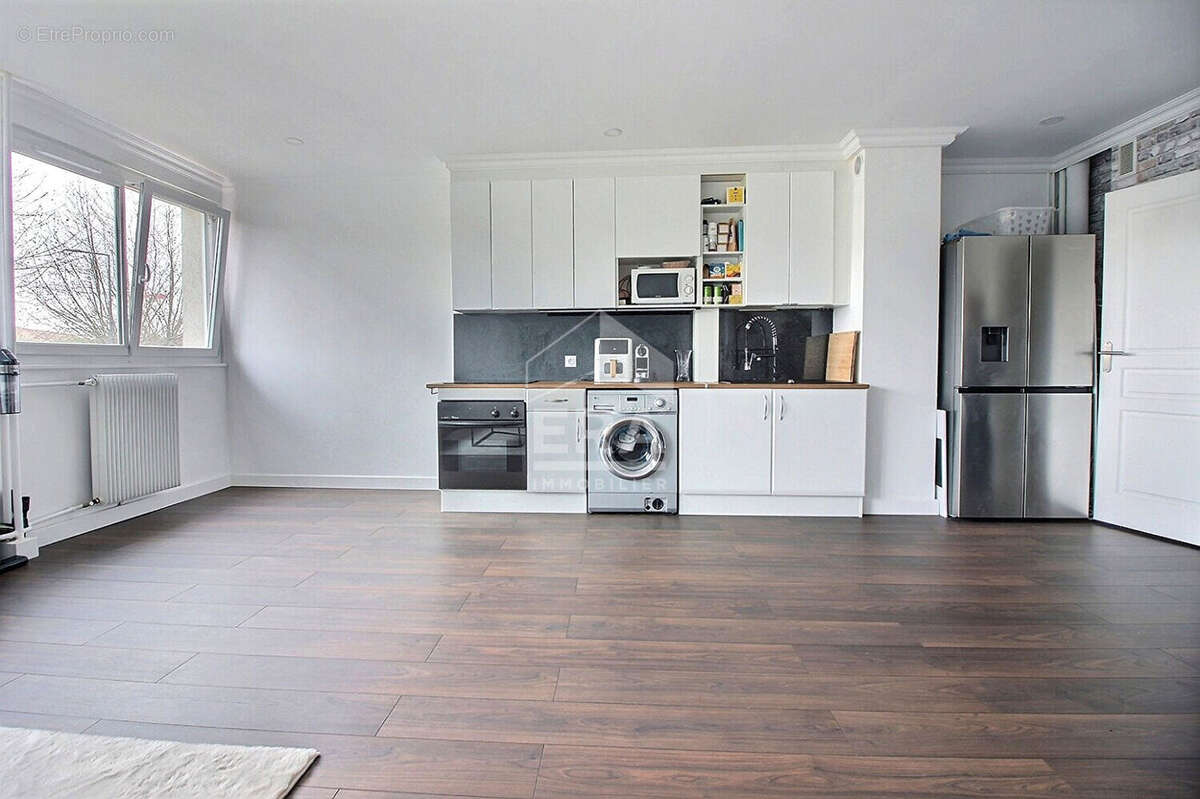 Appartement à VILLENEUVE-LA-GARENNE