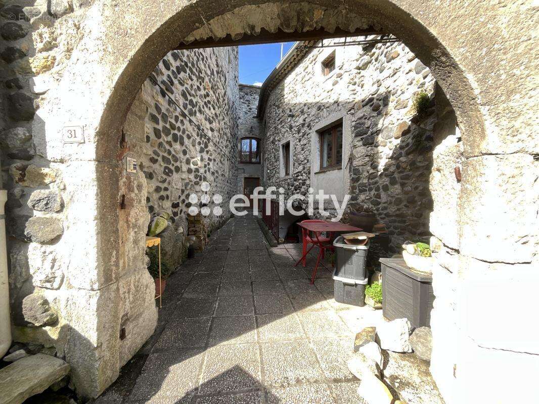 Maison à CHOMERAC
