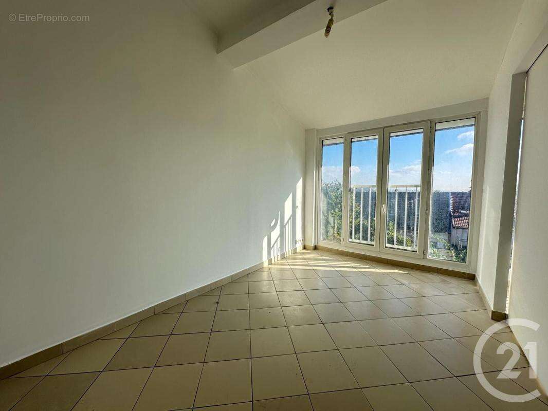 Appartement à FONTENAY-SOUS-BOIS