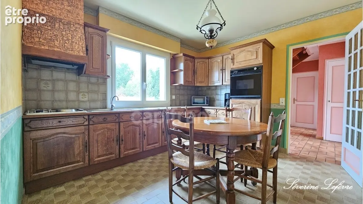À Trégunc, une maison familiale aux beaux volumes, à deux pas du littoral ! - photo 4