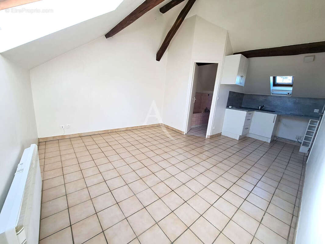 Appartement à CHEVRY-COSSIGNY