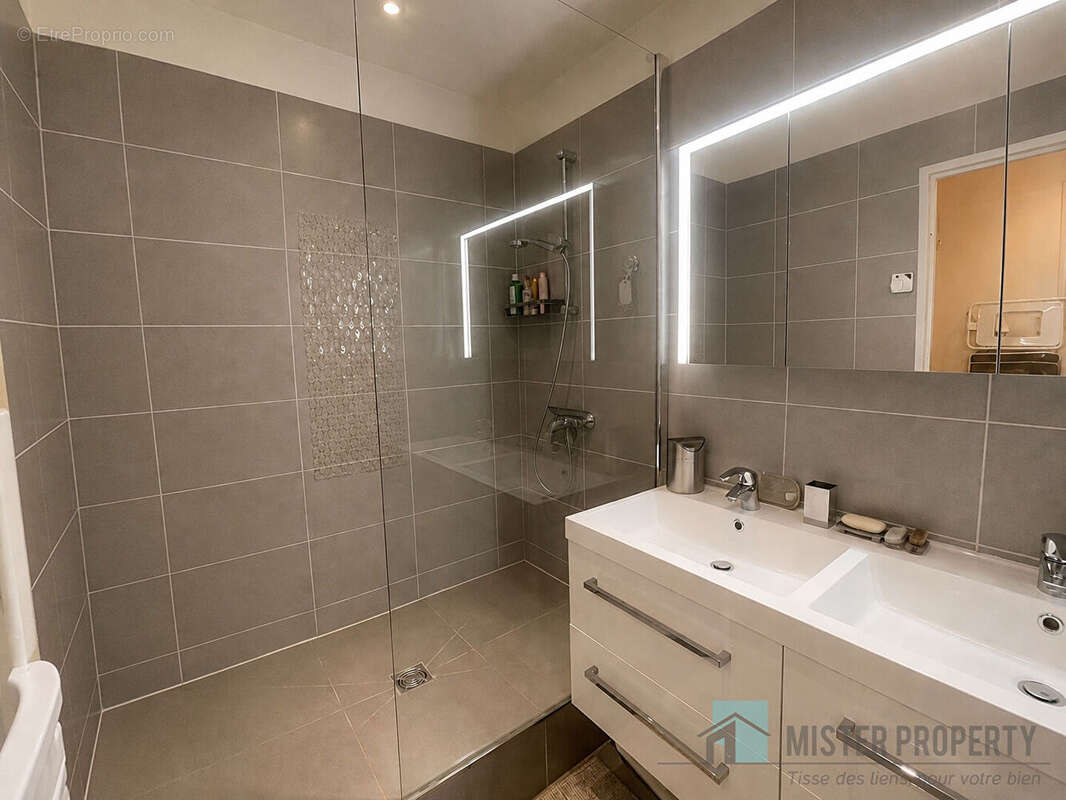 Rueil-malmaison / 2 pieces - 51 m2 / centre ville / balcon - cave - parking - photo 8
