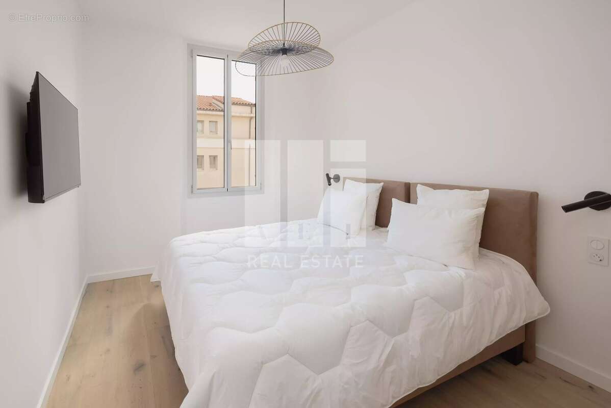 Cannes Centre Ville - Dernier étage - Appartement 4 pièces - photo 10