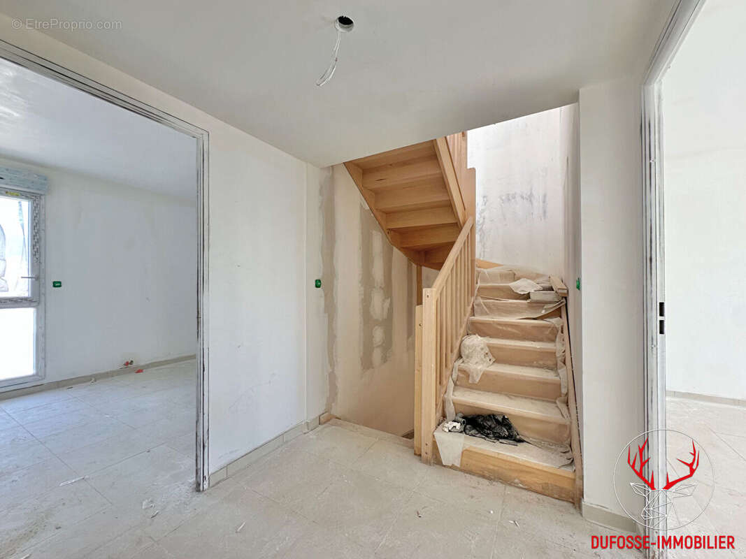 Maison Six Fours Les Plages 6 pièce(s) 136.5 m2 - photo 7