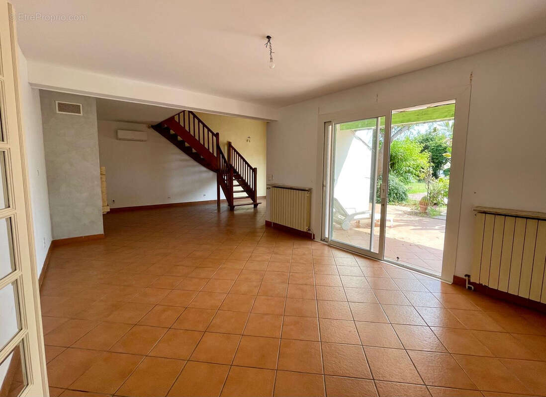 Maison à VILLENEUVE-DE-LA-RAHO