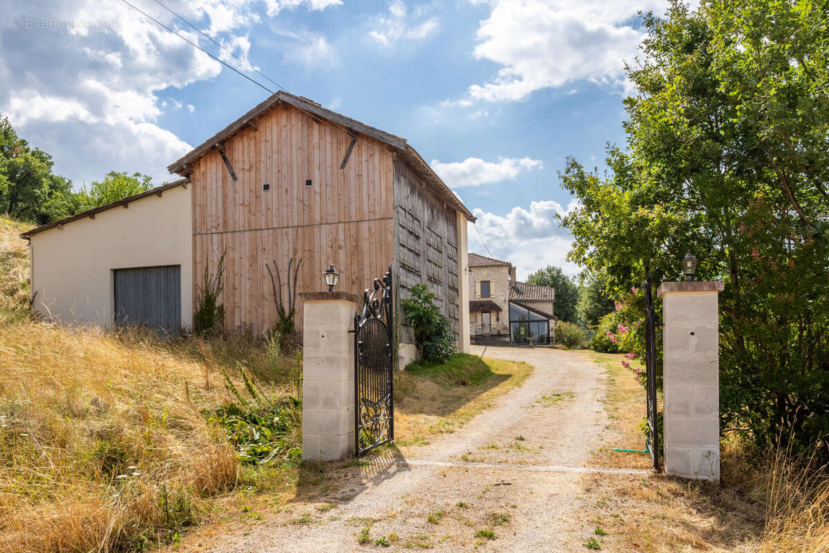 Maison de campagne, annexe, jardin, piscine, granges. - photo 13