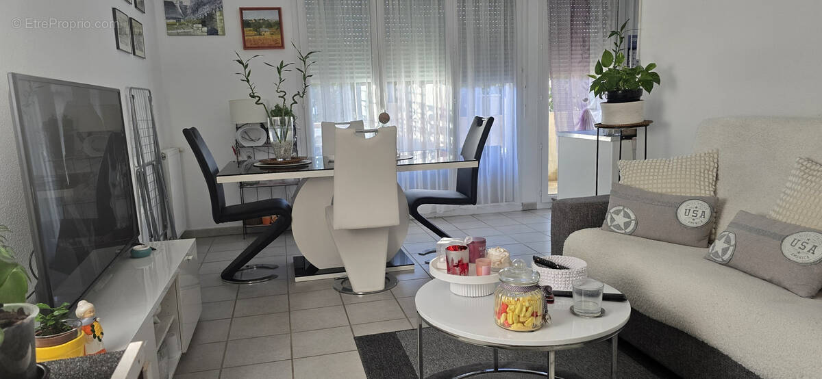 Appartement à MORIERES-LES-AVIGNON