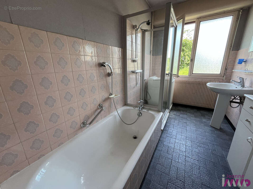 Maison 140 m² à Urcerey  - photo 8