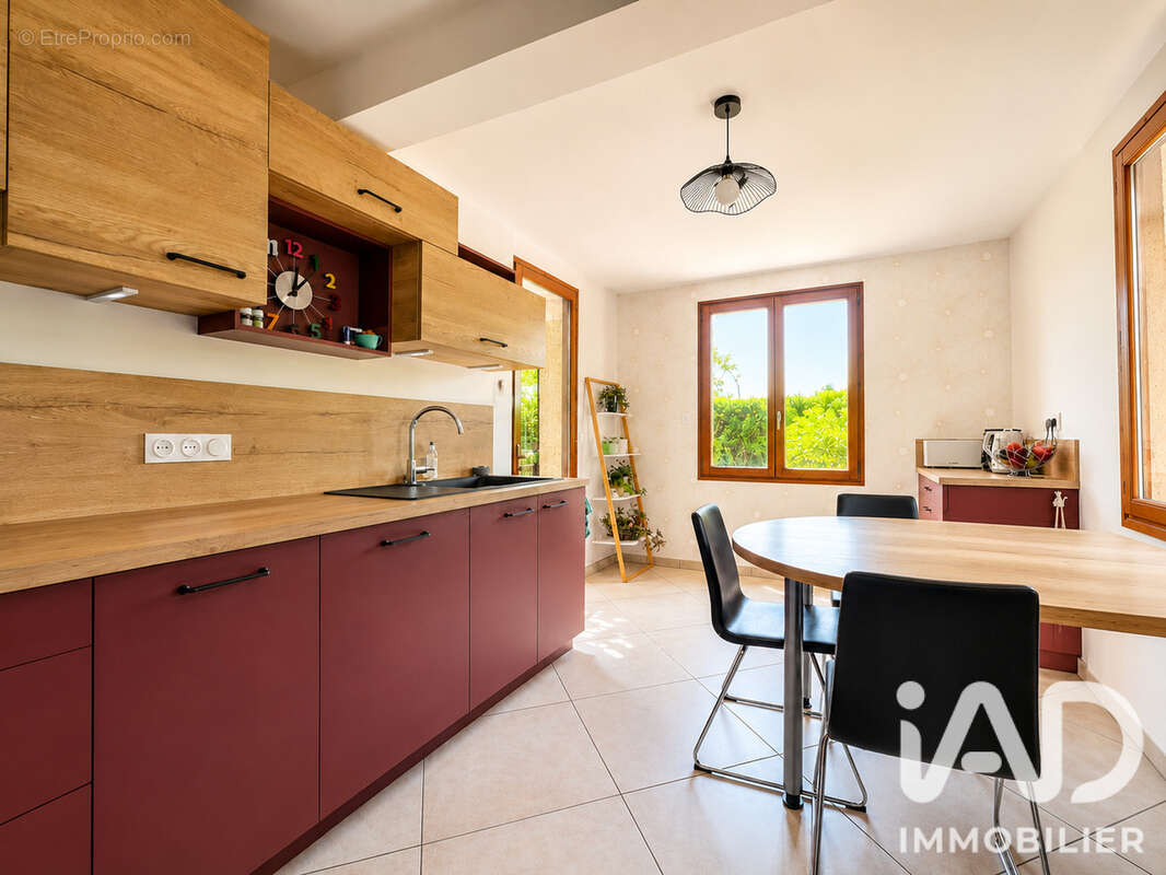 Maison 201 m² à Riom  - photo 4