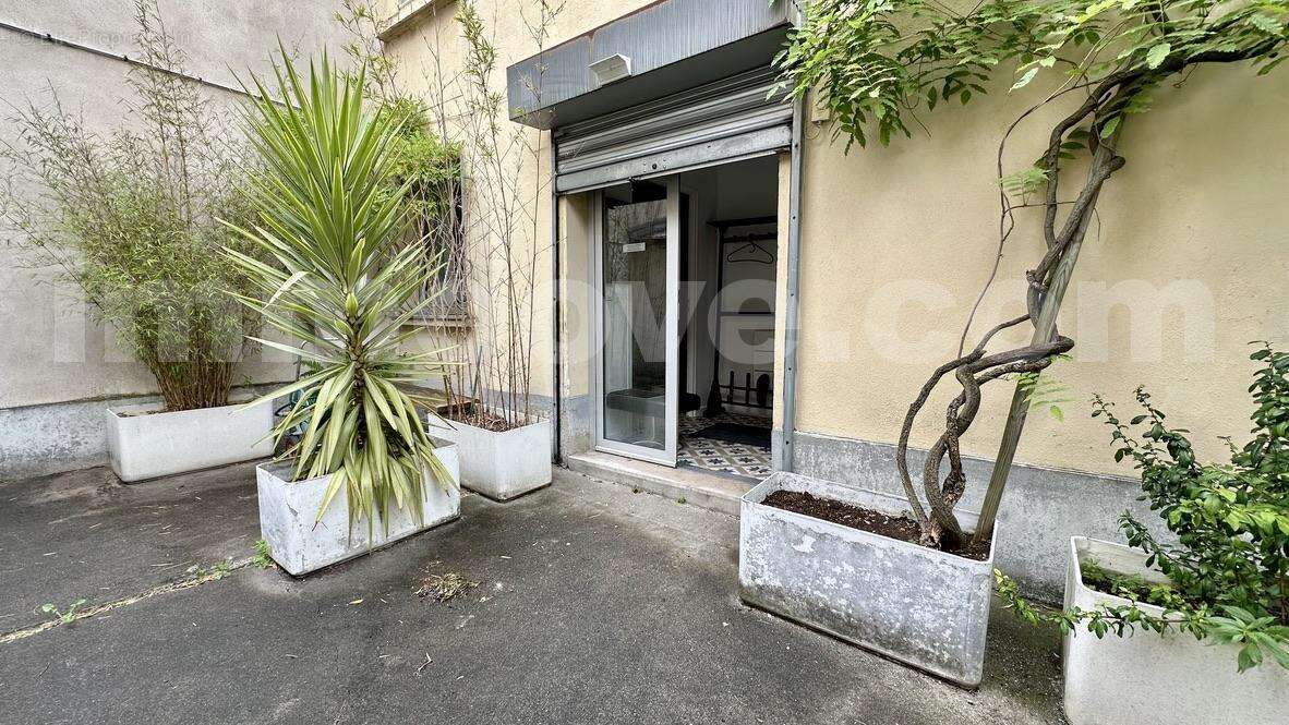 D326F7DE-67D9-4D7A-B5BD-2255E2AF86EA_1_105_c - Commerce à CHARENTON-LE-PONT