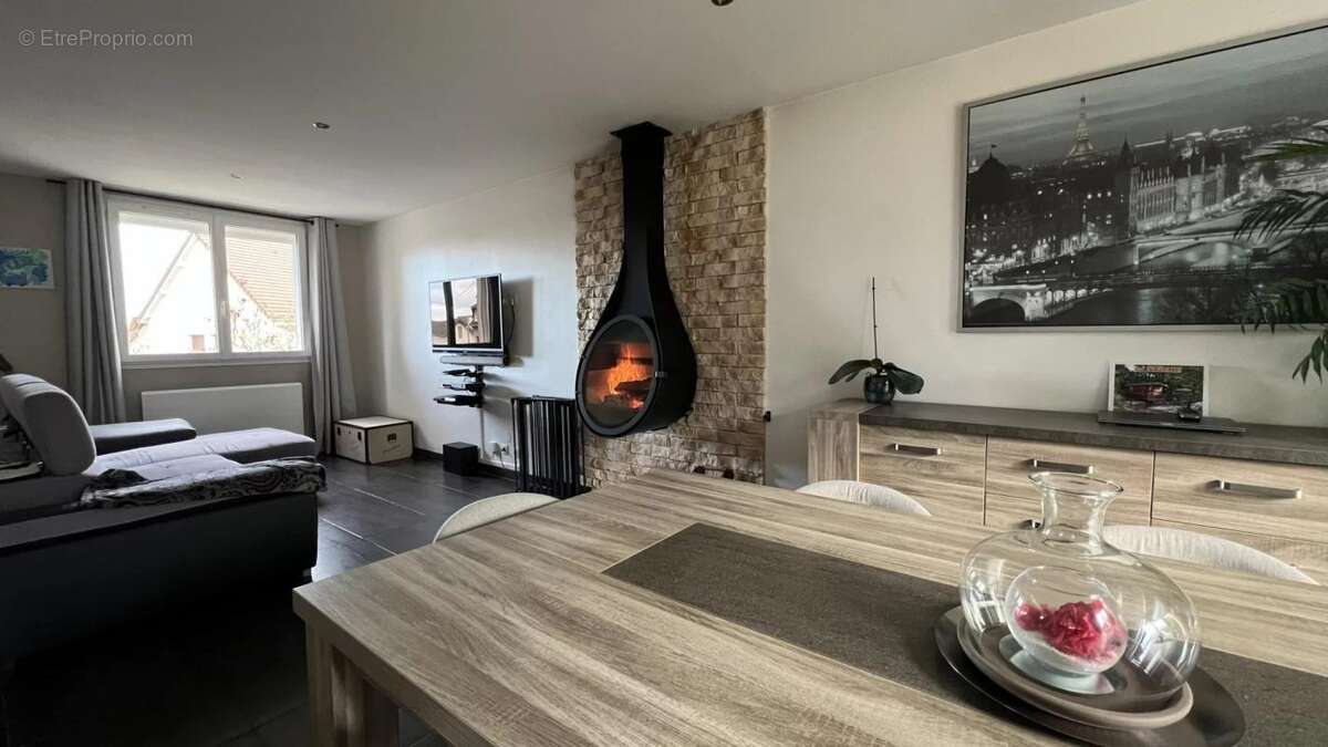 Maison à LES CLAYES-SOUS-BOIS