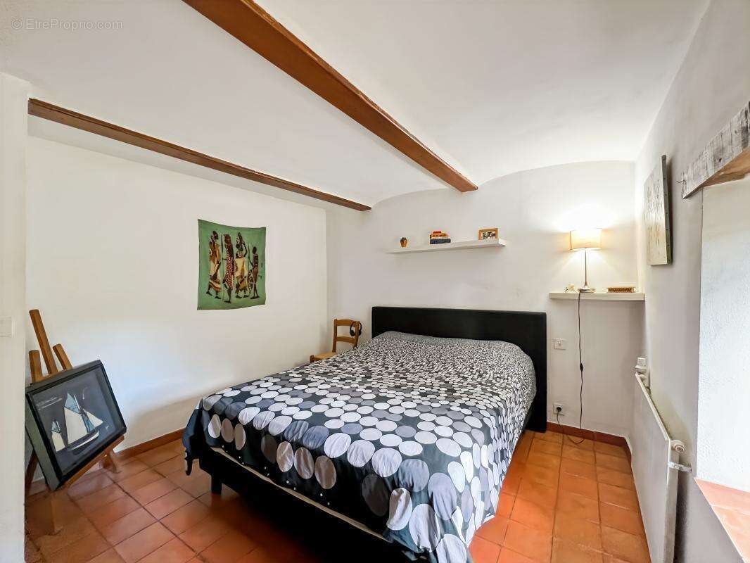 Maison à MIRMANDE