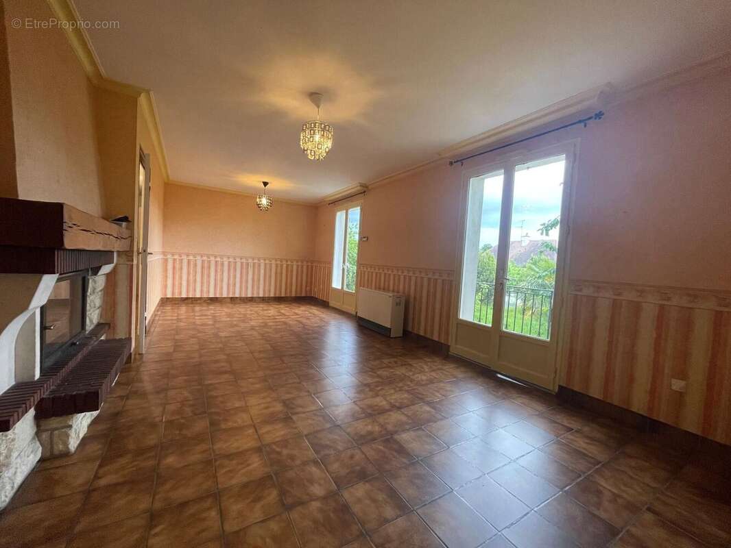 Maison 103 m² à Marcille-La-Ville  - photo 5