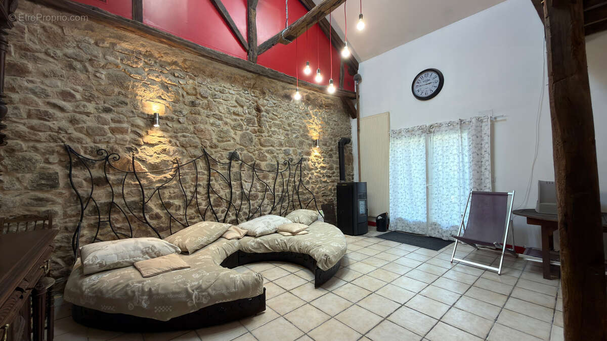Propriété centre ville ROUVRAY  ( 21 cote d'or ) au calme habitable de suite - photo 17