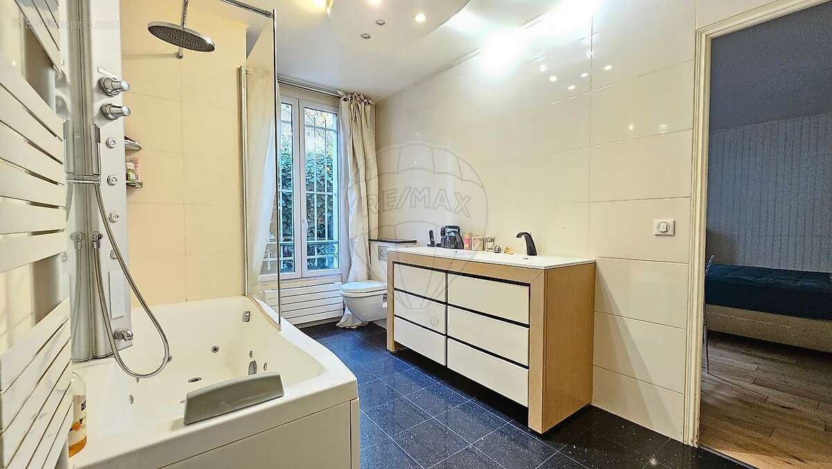 Appartement à PARIS-14E