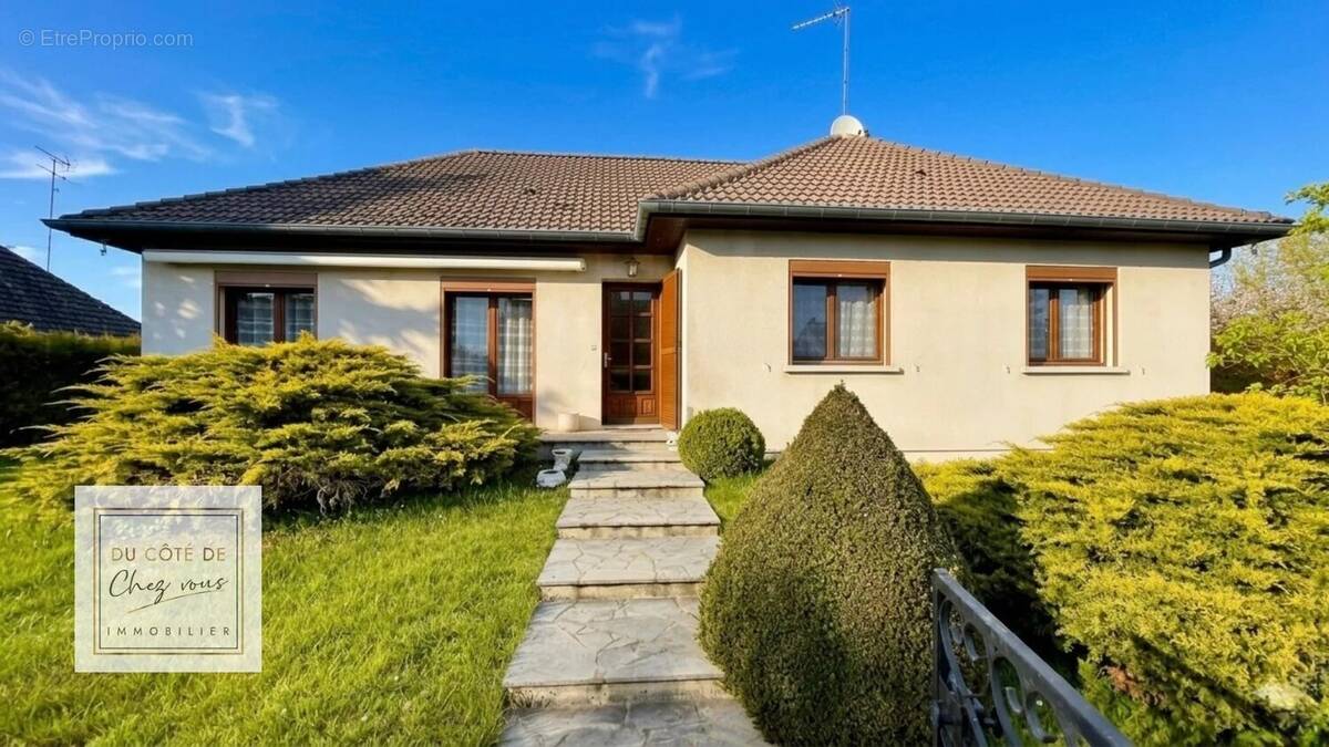 Maison à LA RIVIERE-DE-CORPS