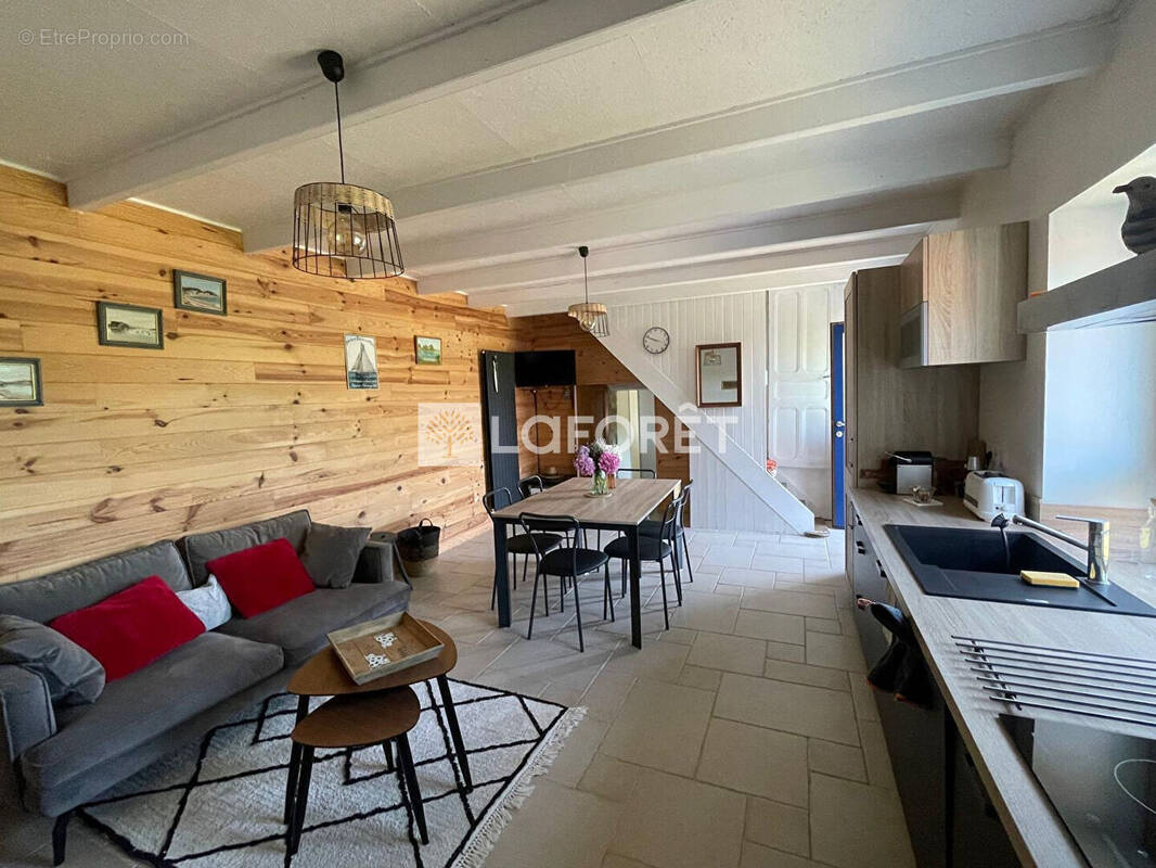 Maison à PLOUGRESCANT