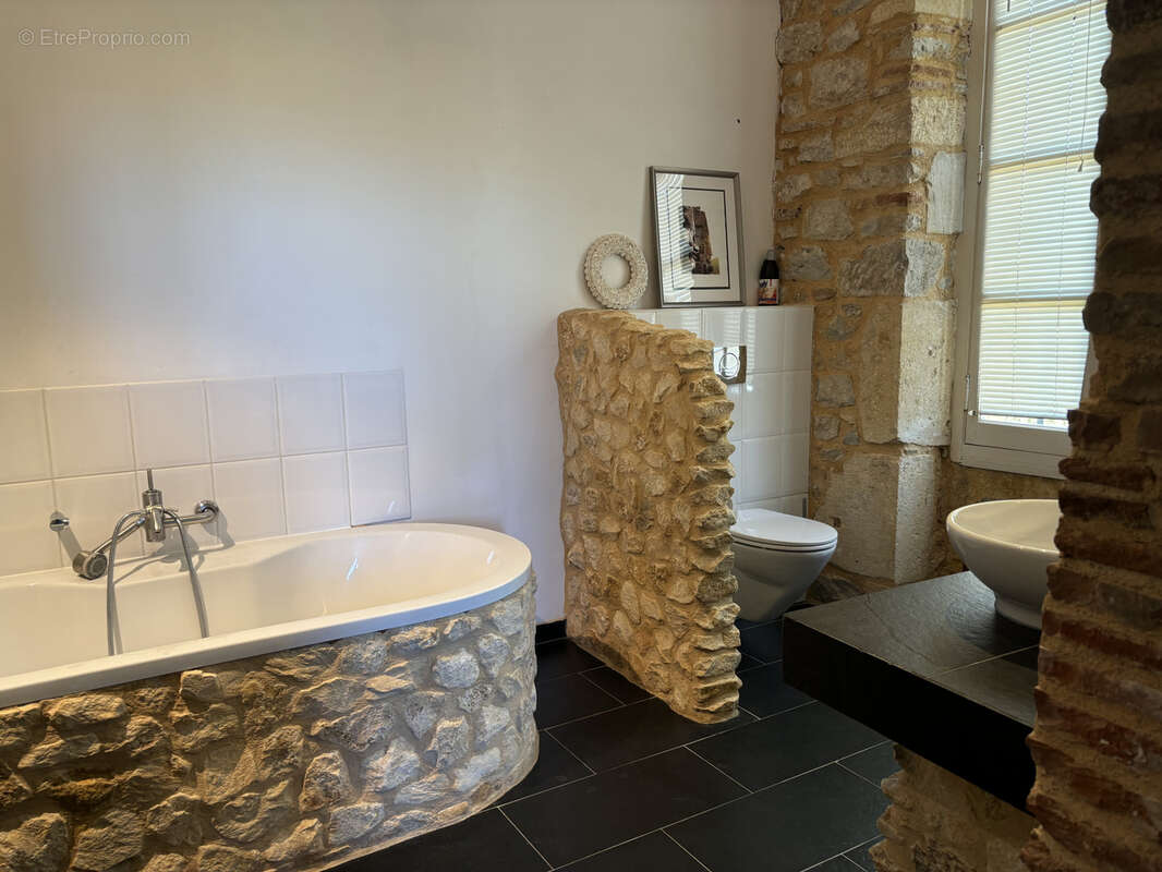 Maison à PUY-L'EVEQUE