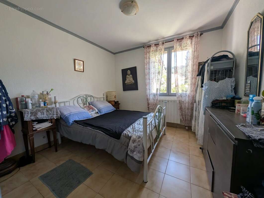 Maison à SAINT-BRES