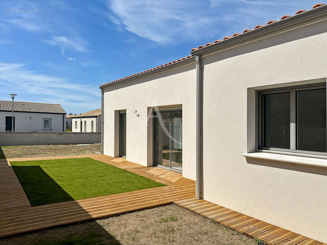 Maison à LE PERRIER