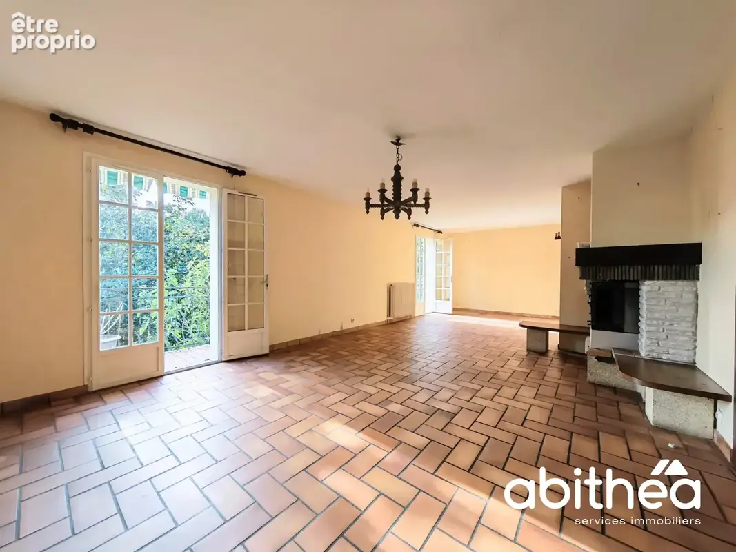 Libourne   l'épinette : une maison familiale aux beaux volumes, au cœur d'un écrin de verdure - photo 5