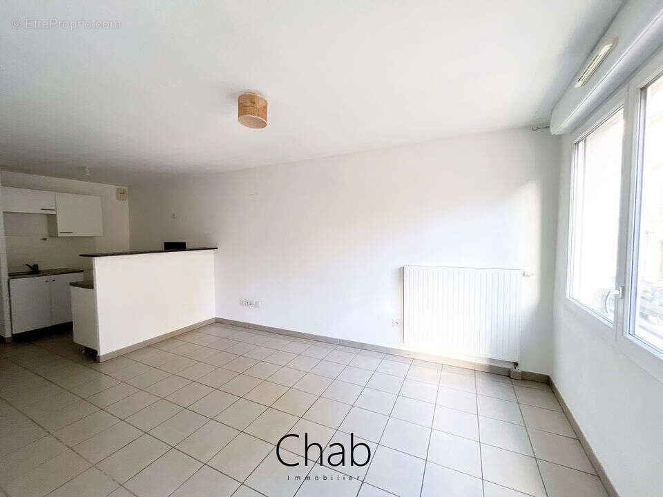 Appartement à MARSEILLE-4E
