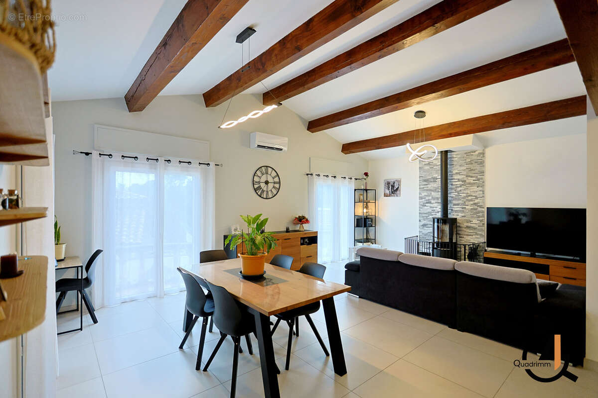 Appartement à RESTINCLIERES