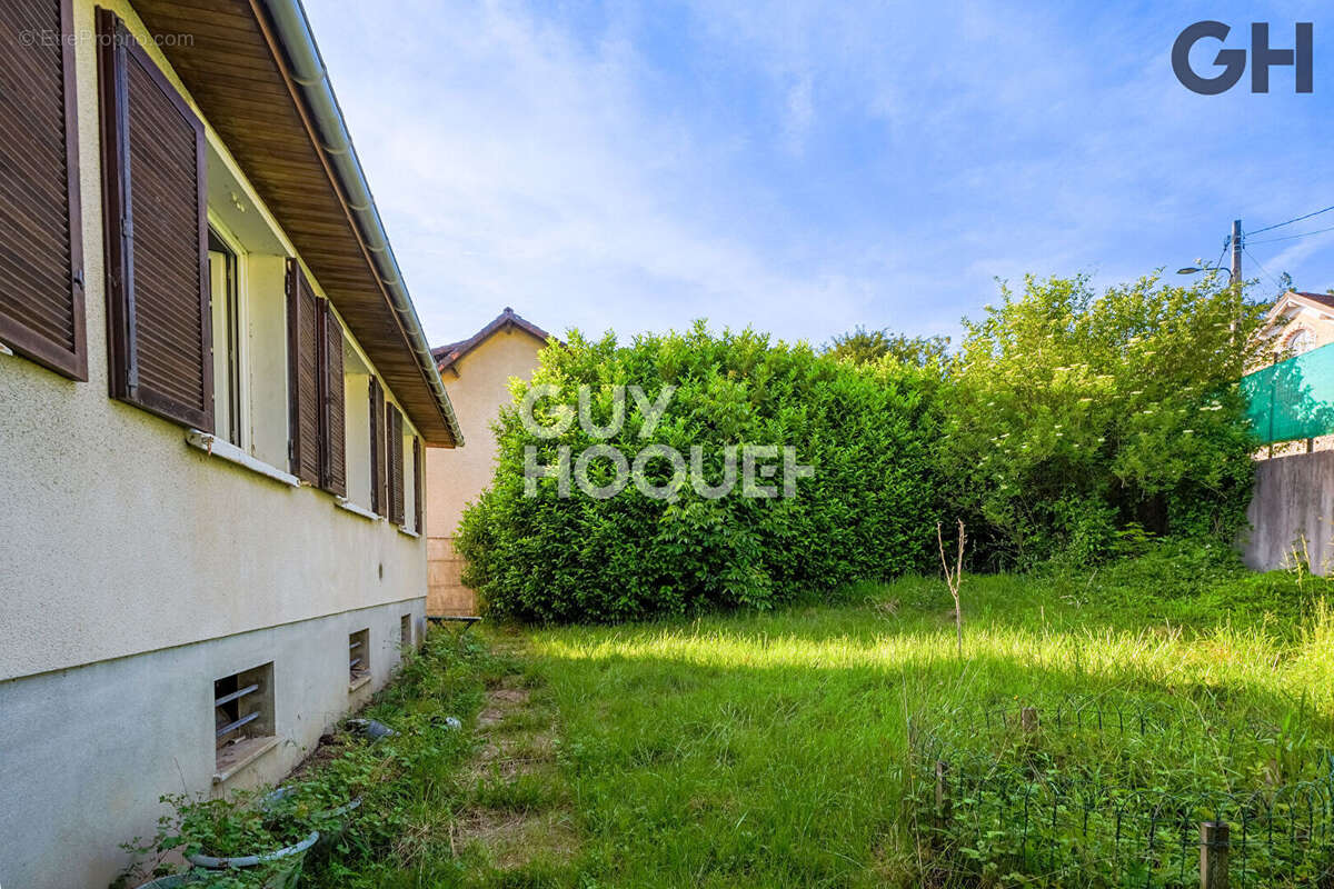 Maison à SOISY-SUR-SEINE