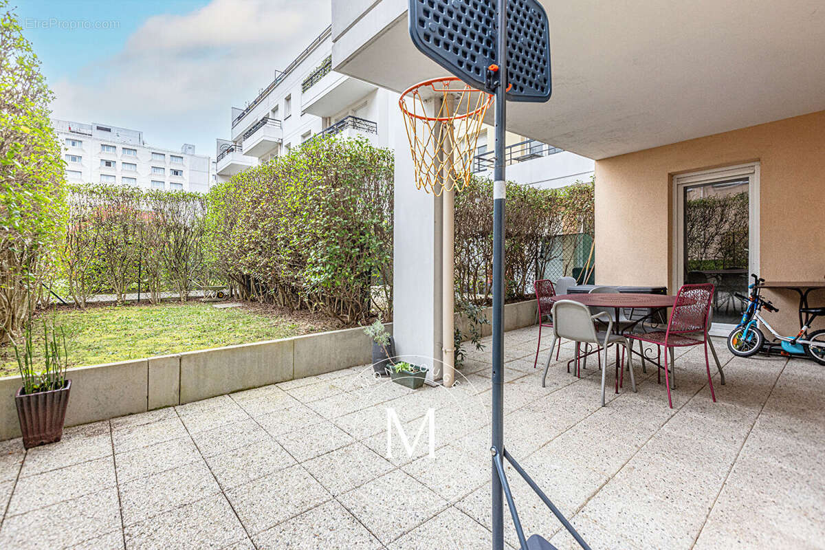 Appartement à MONTROUGE