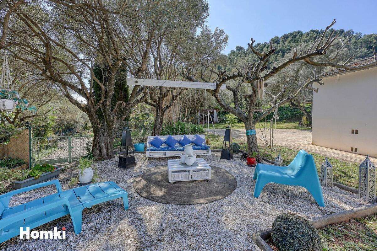 Maison à SOLLIES-VILLE