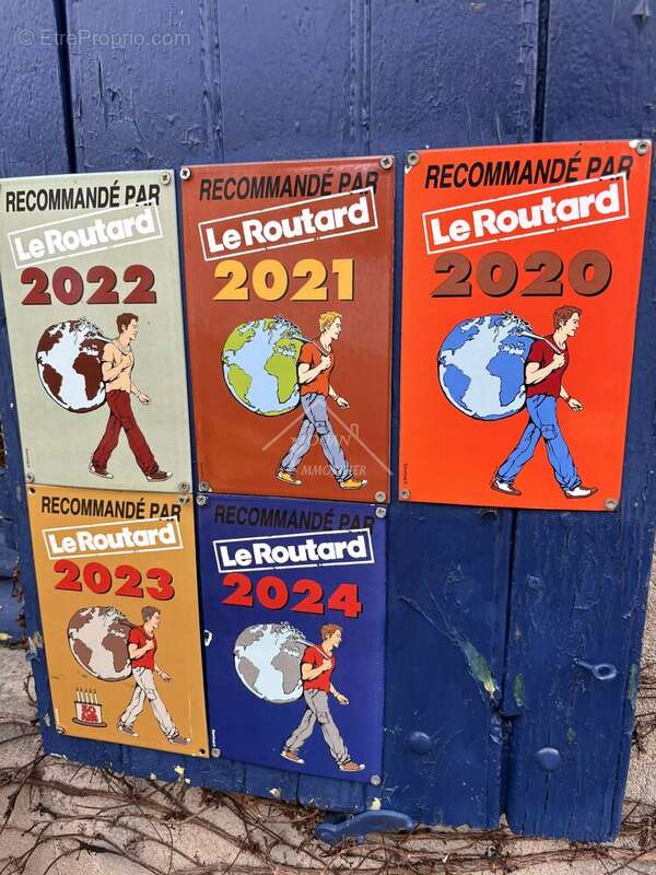 Commerce à CHARROUX