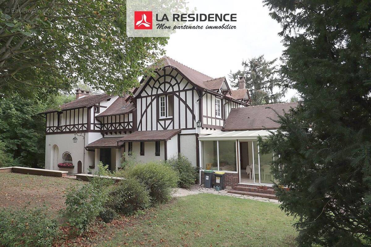 Maison à OINVILLE-SUR-MONTCIENT