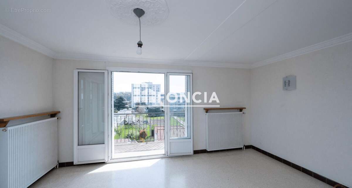 Appartement à BOURG-LES-VALENCE