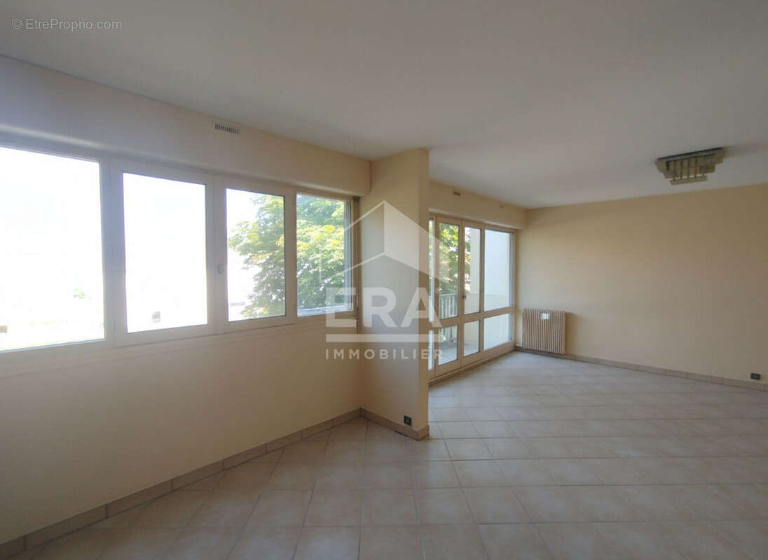 Appartement à LE PLESSIS-BOUCHARD