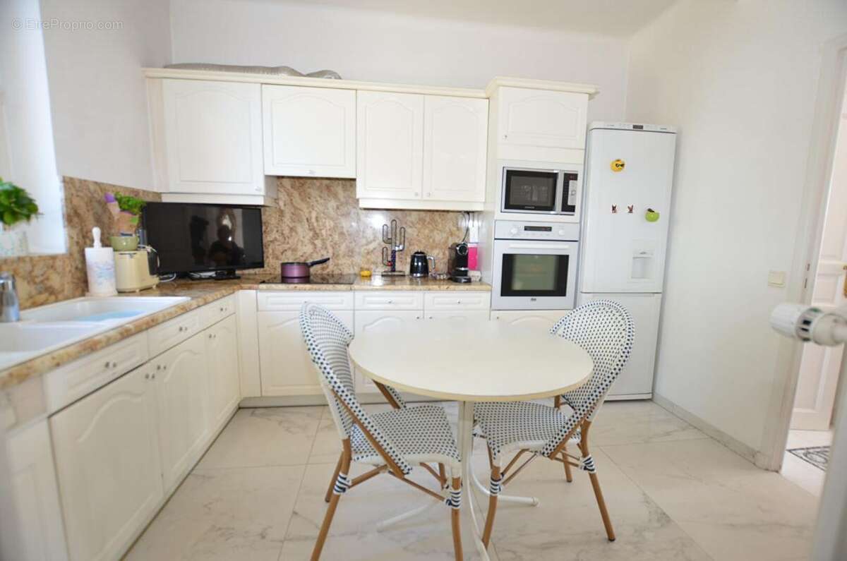 Maison à SAINTE-GENEVIEVE-DES-BOIS