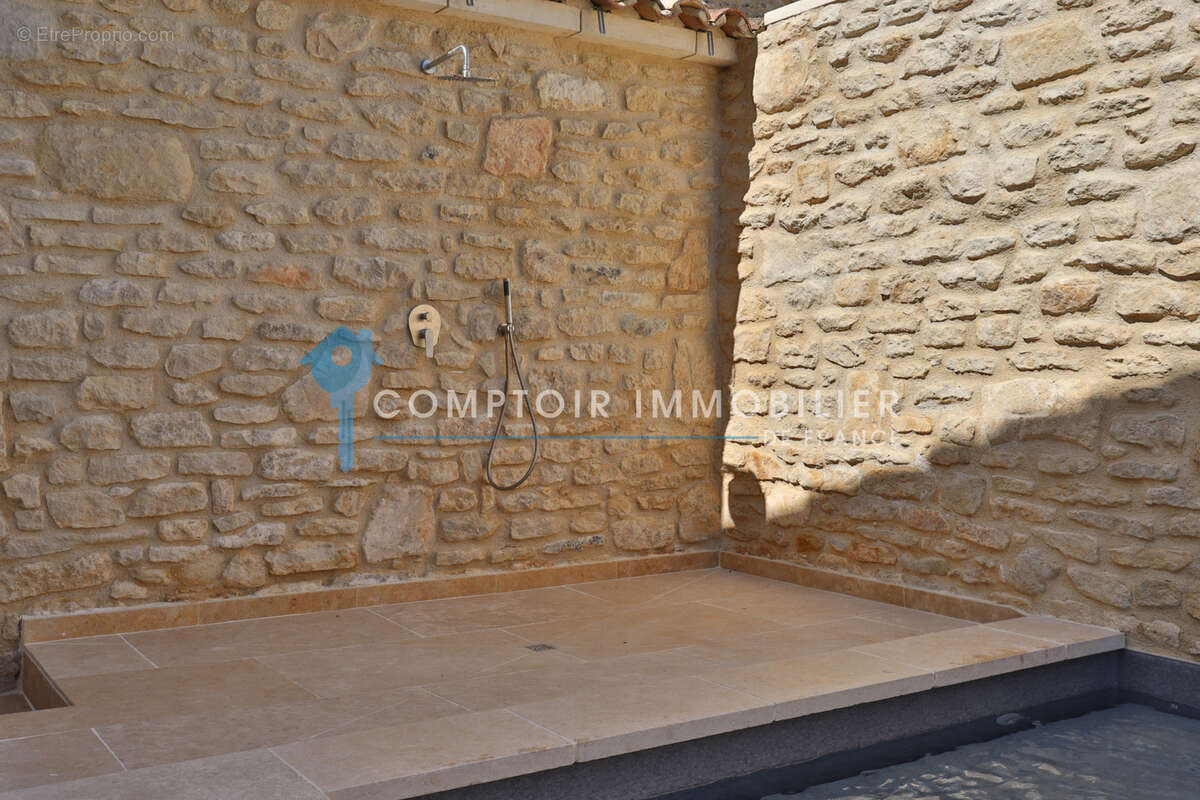 Maison à GORDES