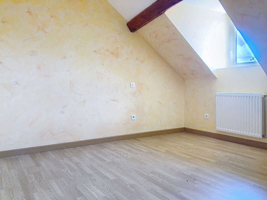 Maison à TOURNON-SAINT-MARTIN