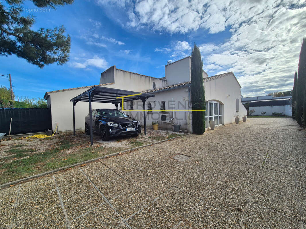 Maison à MONTELIMAR