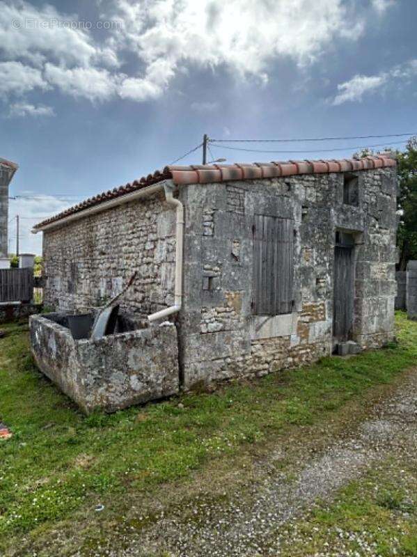 Maison à LES ESSARDS