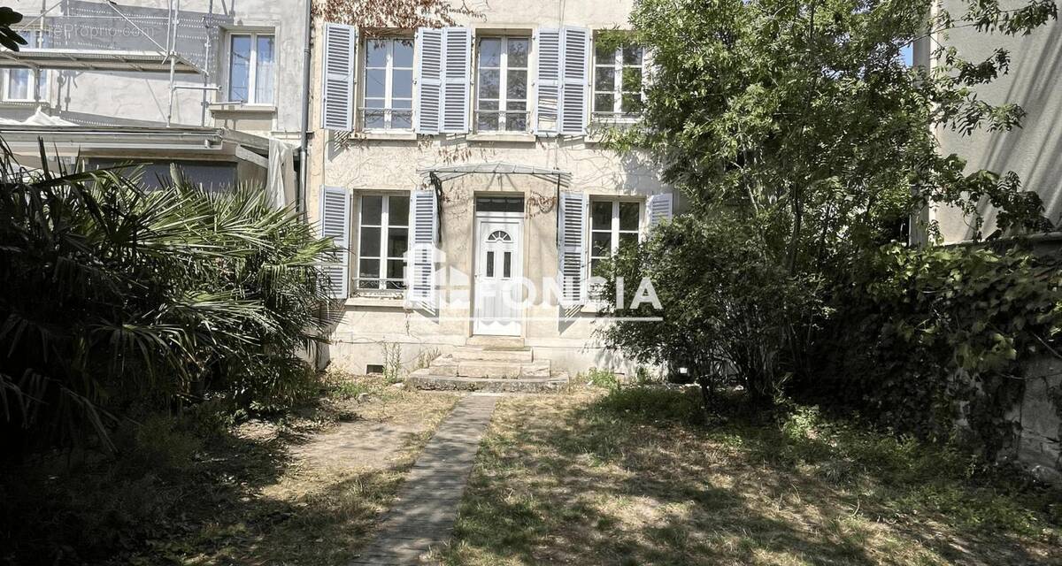 Maison à NANTERRE