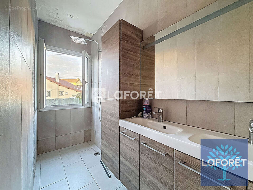 Maison à VIGNEUX-SUR-SEINE