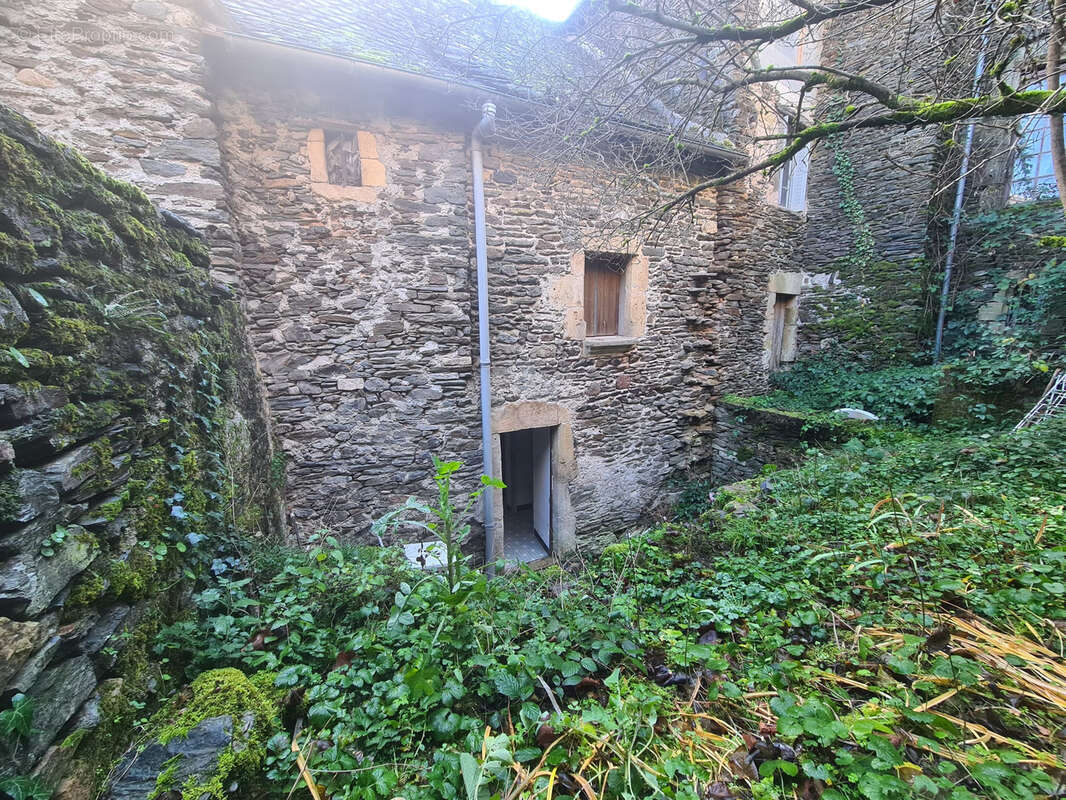 Maison à ESTAING