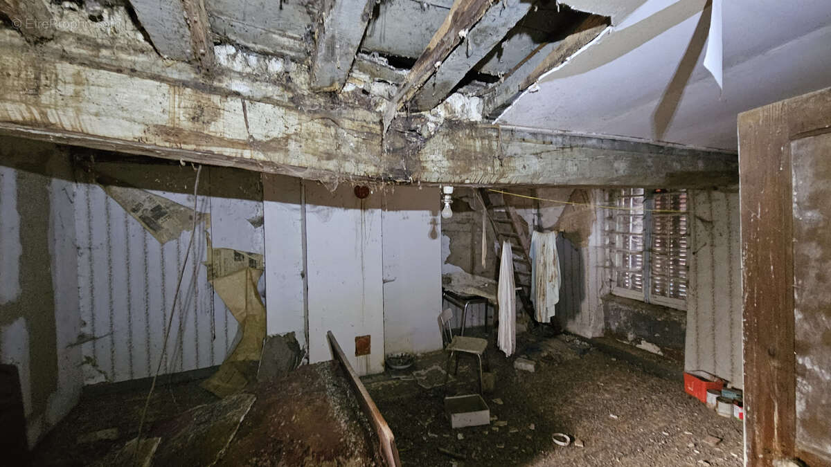 Maison à LASSAY-LES-CHATEAUX