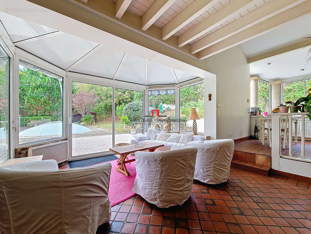 Maison à SAINT-ROMAIN-LA-VIRVEE