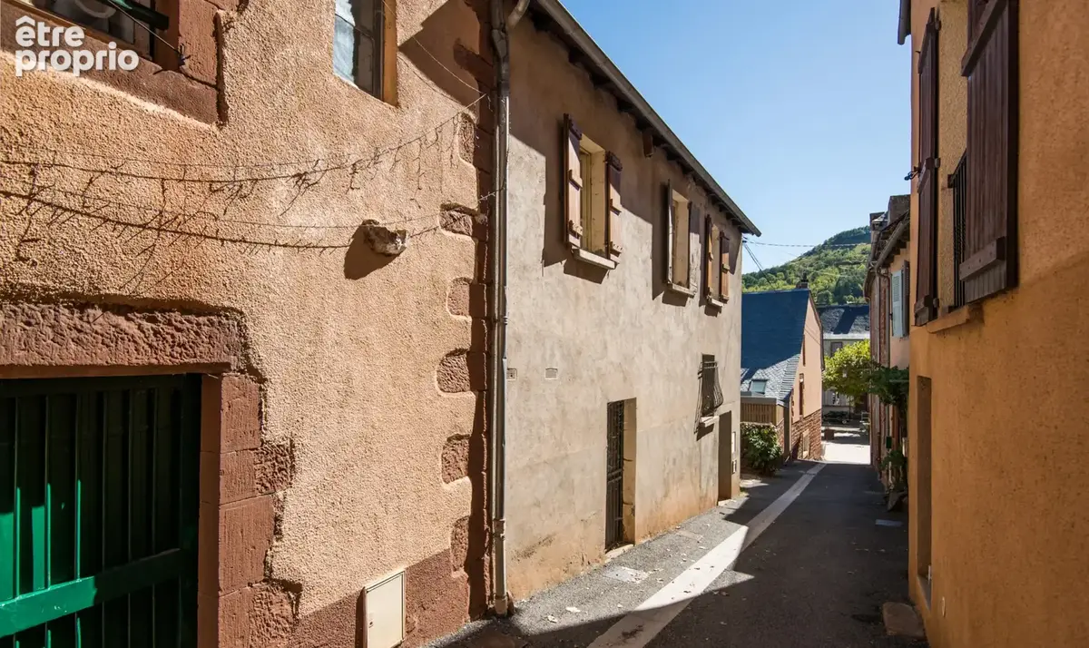 MARCILLAC   Maison de village avec beaux volumes et fort potentiel ! - photo 11