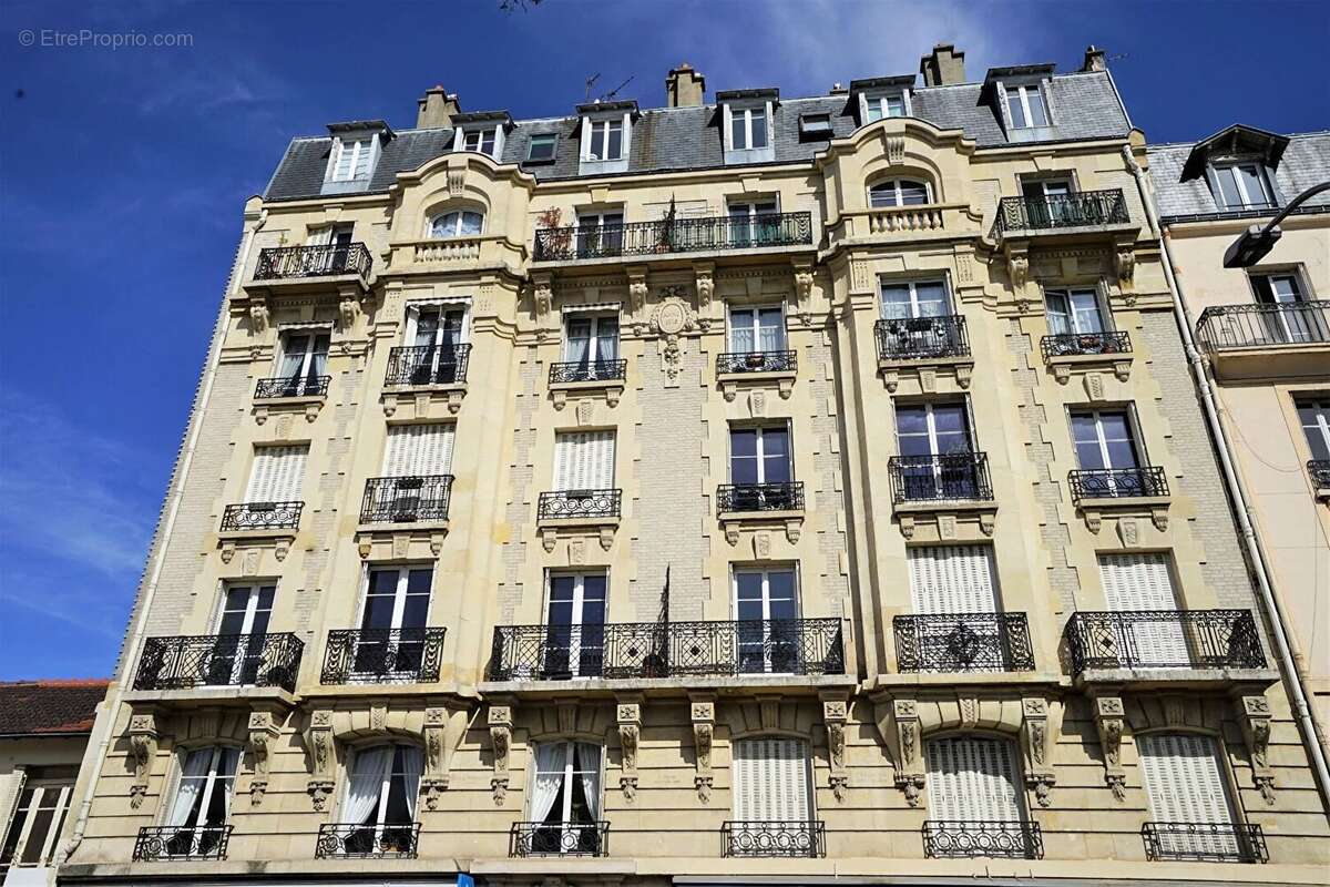Appartement à BOIS-COLOMBES