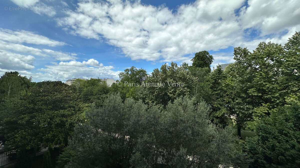 Appartement à PARIS-16E