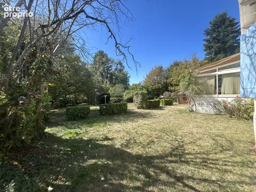 Maison de plain-pied avec agreable jardin - commerces a pieds - photo 2