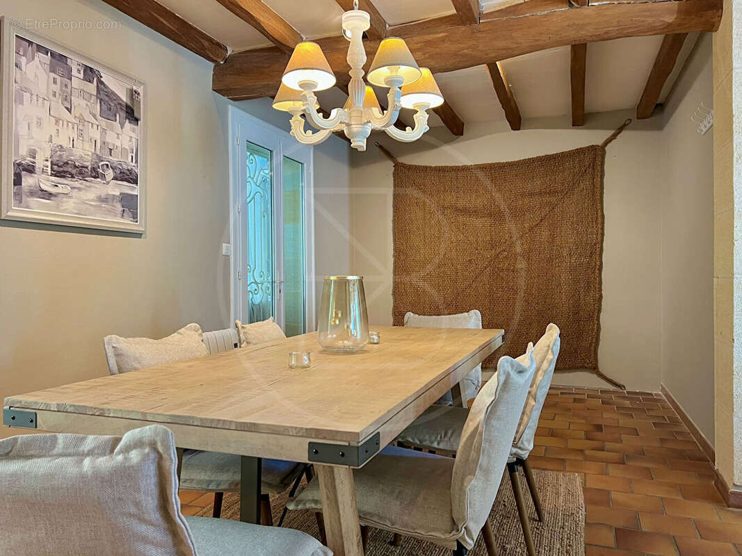 Maison à SAINT-EMILION